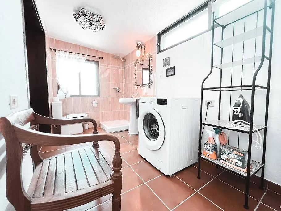 Apartment Ferienwohnung Charming Spanish Style Bungalow, Bbq,Wf,Terrace Mir09 Costa Adeje  Spanien