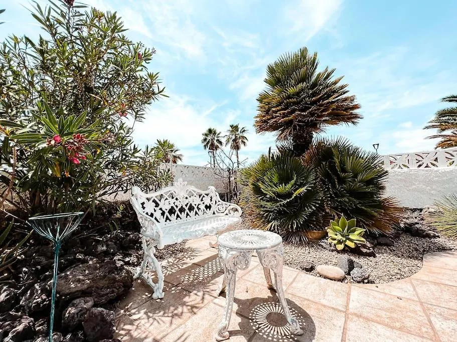 Apartment Ferienwohnung Charming Spanish Style Bungalow, Bbq,Wf,Terrace Mir09 Costa Adeje  Spanien