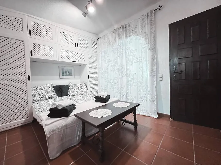 아데제 Charming Spanish Style Bungalow, Bbq,Wf,Terrace Mir09 아파트