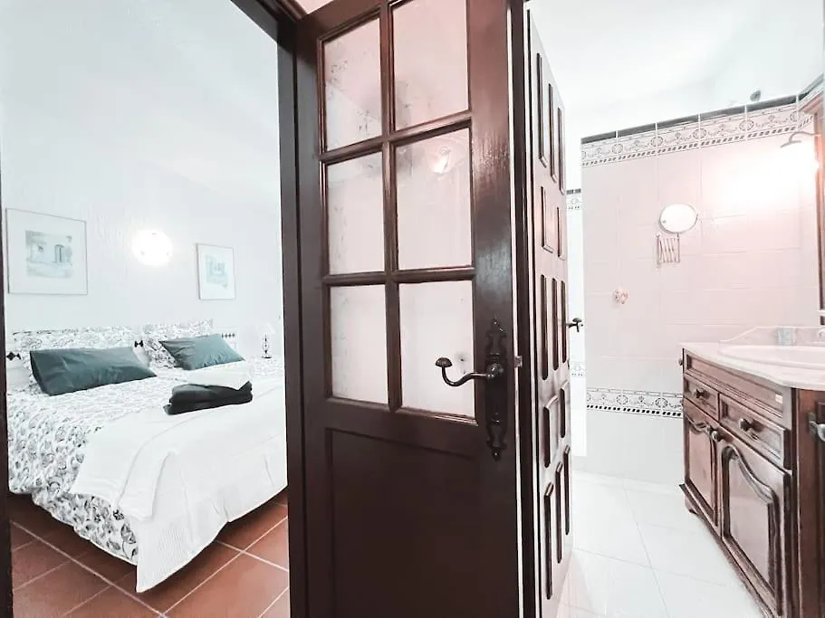 아데제 Charming Spanish Style Bungalow, Bbq,Wf,Terrace Mir09 아파트
