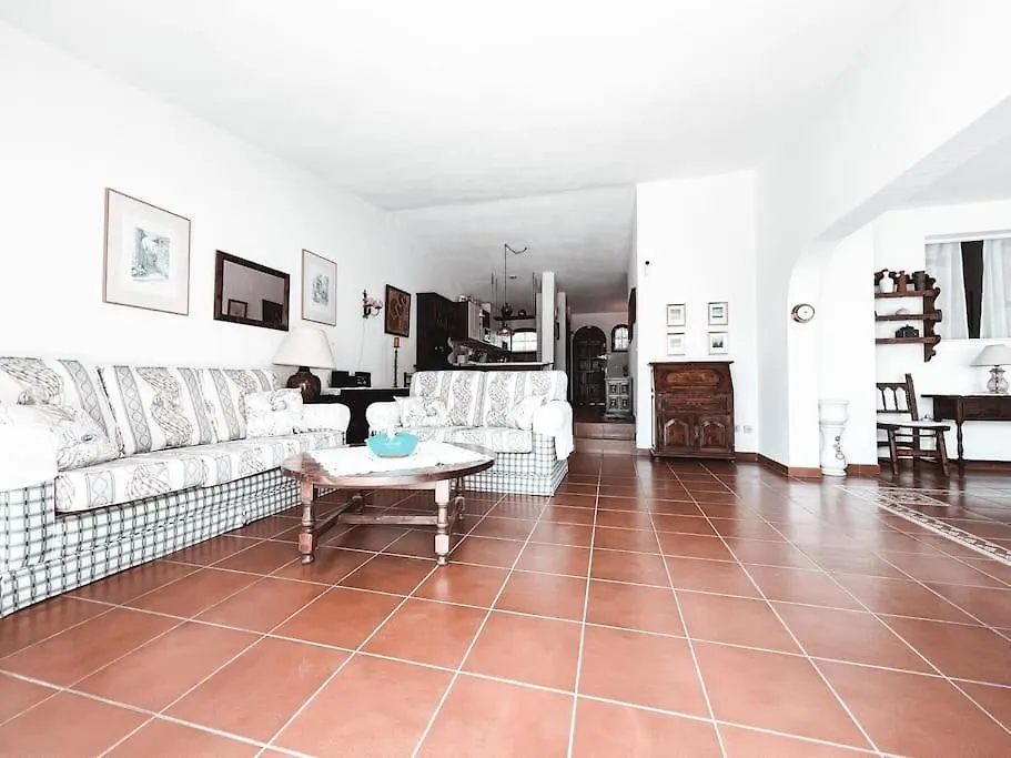 아데제 Charming Spanish Style Bungalow, Bbq,Wf,Terrace Mir09 아파트
